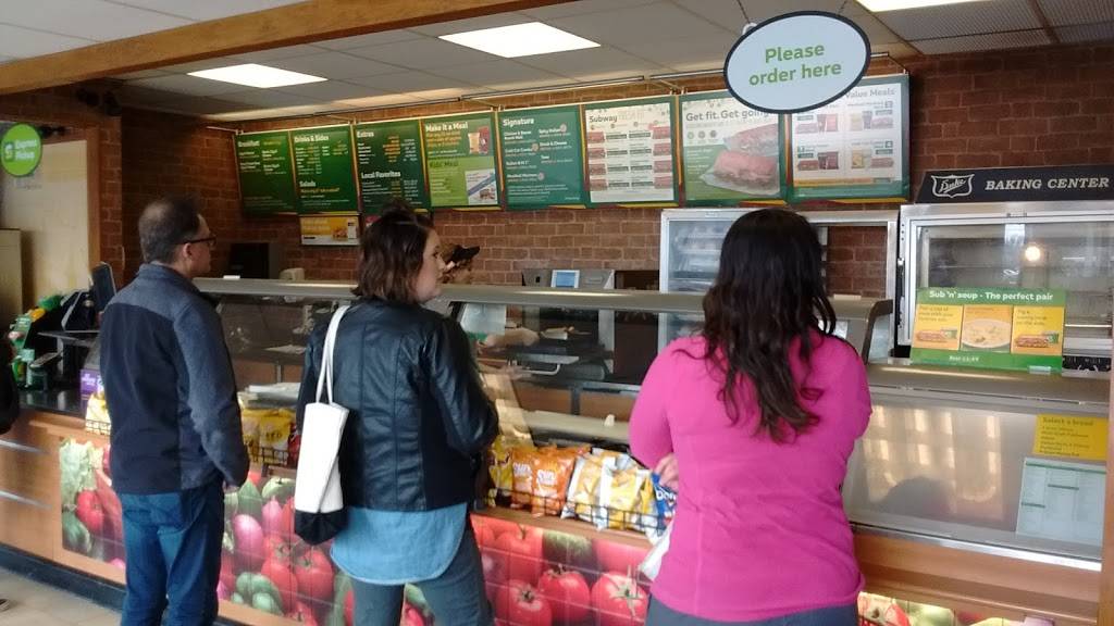 Subway Restaurants | restaurant | 2668 N 600 W, Greenfield, IN 46140, USA | 3178947022 OR +1 317-894-7022