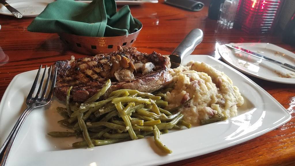 Sam Sneads Oak Grill & Tavern | restaurant | 7 Sylvester C. Formey Dr, Savannah, GA 31408, USA | 9129630797 OR +1 912-963-0797