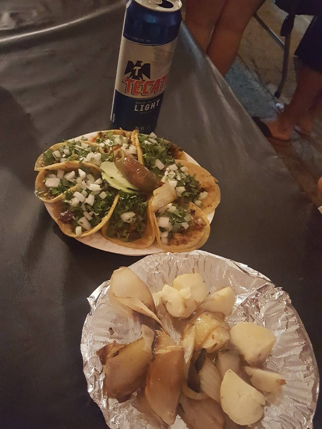 Tacos El Chavo Al Carbon | restaurant | 5370 Templeton St, Los Angeles, CA 90032, USA | 3235728804 OR +1 323-572-8804