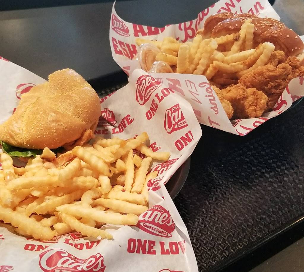 Raising Canes Chicken Fingers | meal takeaway | 9570 S Western Ave, Evergreen Park, IL 60805, USA | 7084231287 OR +1 708-423-1287