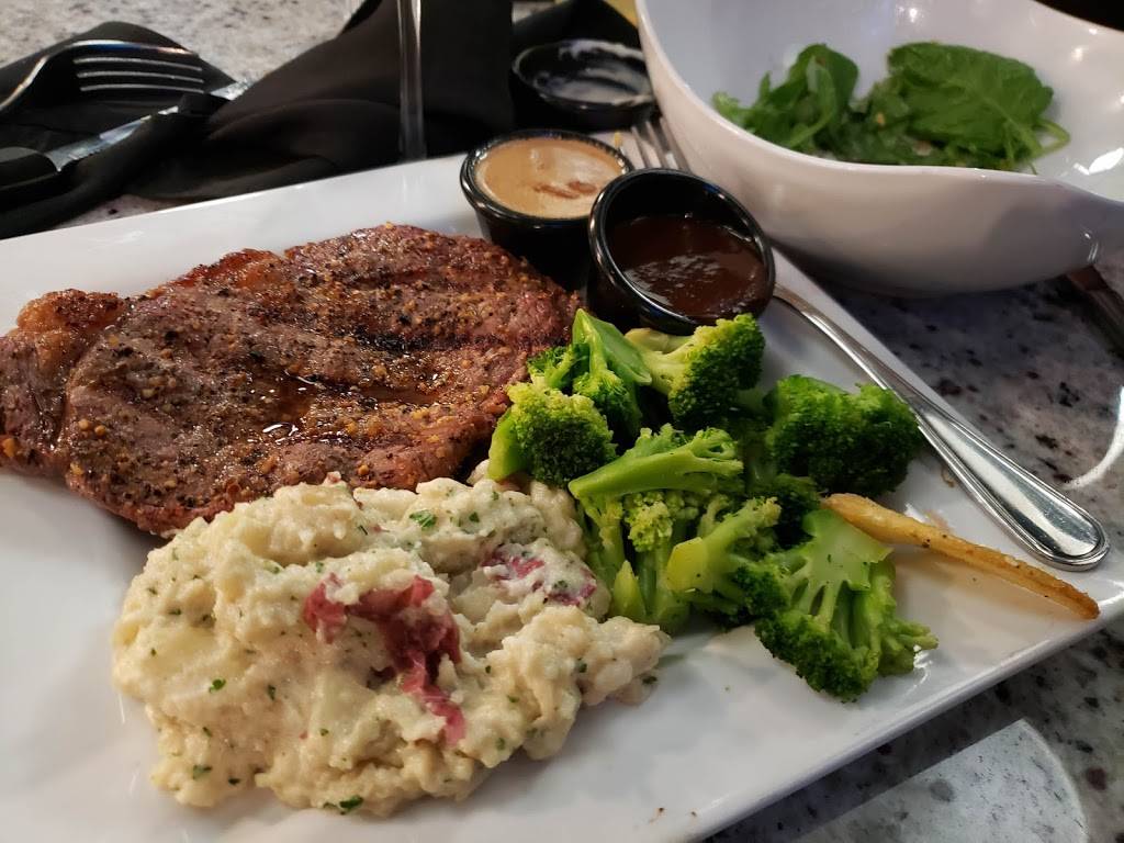 Good Times On The Ave | restaurant | 19416 Livernois, Detroit, MI 48221, USA | 3137396601 OR +1 313-739-6601