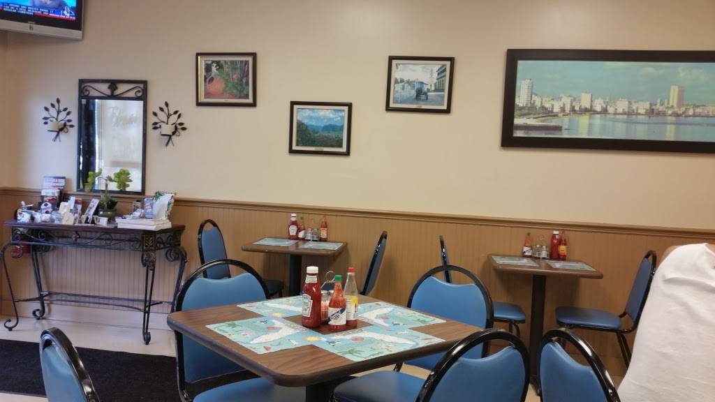 Elenas Cuban Cafe | restaurant | 2246 E Edgewood Dr, Lakeland, FL 33803, USA | 8636653333 OR +1 863-665-3333