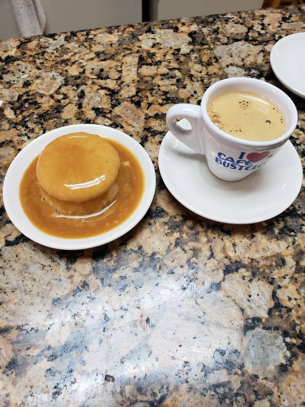 FM Cafeteria | restaurant | 12085 W Okeechobee Rd, Hialeah Gardens, FL 33018, USA | 3055585366 OR +1 305-558-5366