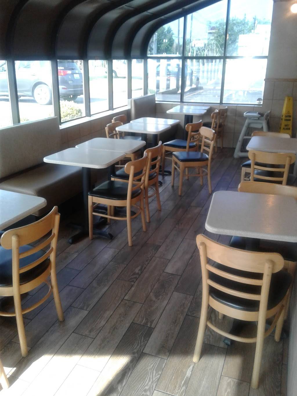 Wendys | restaurant | 1201 W Broadway, Louisville, KY 40203, USA | 5025811508 OR +1 502-581-1508