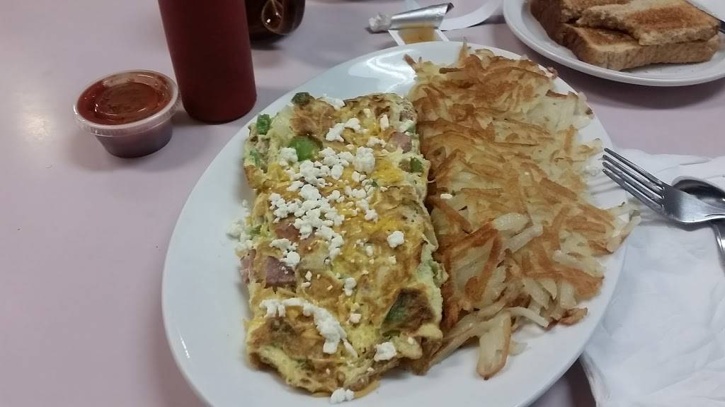 Astoria Coney Island & Restaurant | restaurant | 33523 Eight Mile Rd # C5, Livonia, MI 48152, USA | 2484736406 OR +1 248-473-6406