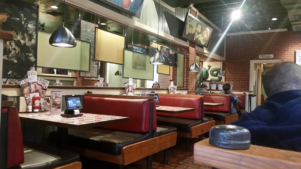 Chilis Grill & Bar | meal takeaway | 17915 W Bluemound Rd, Brookfield, WI 53045, USA | 2627929790 OR +1 262-792-9790