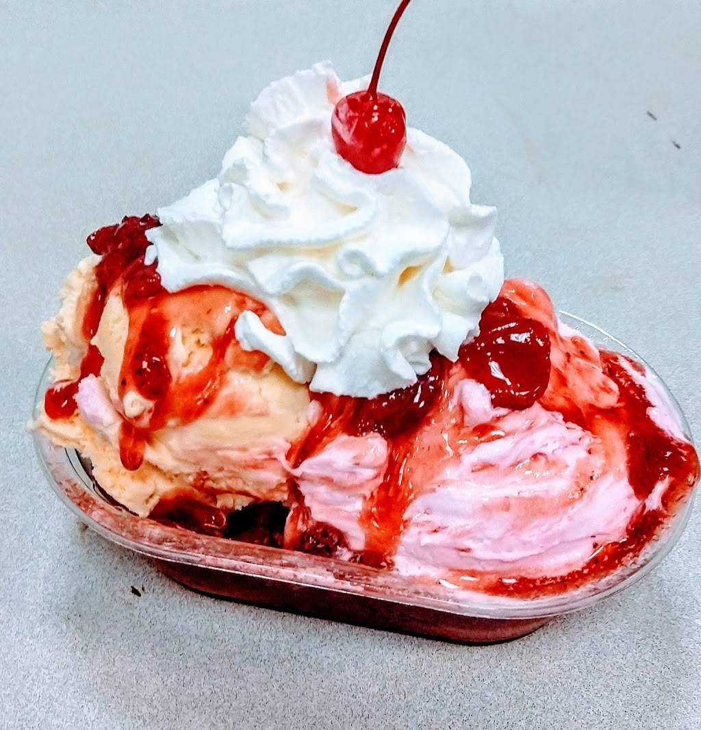 Braums Ice Cream & Burger Restaurant | restaurant | 1706 W Randol Mill Rd, Arlington, TX 76012, USA | 8172750431 OR +1 817-275-0431