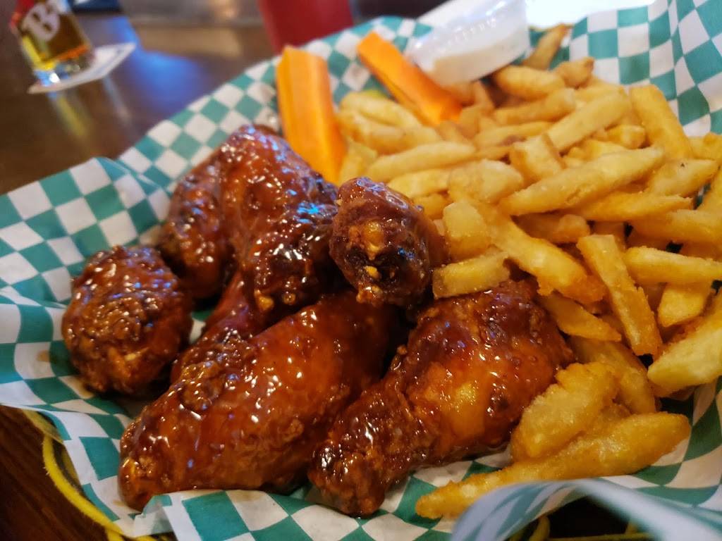 Queens Head | restaurant | 2555 Victoria Park Ave, Scarborough, ON M1T 1A3, Canada | 4168503291 OR +1 416-850-3291