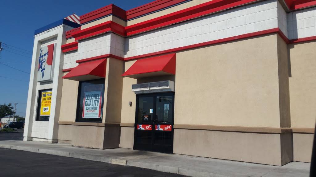 KFC | restaurant | 2040 E Whitmore Ave, Ceres, CA 95307, USA | 2095387626 OR +1 209-538-7626