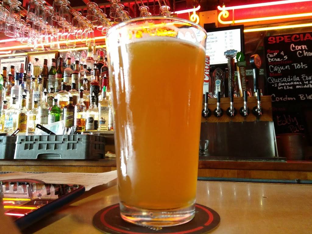 Mock Crest Tavern | restaurant | 3435 N Lombard St, Portland, OR 97217, USA | 5032835014 OR +1 503-283-5014