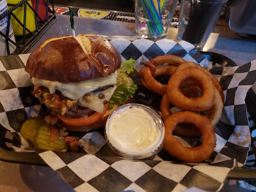 Hawks Sports Bar & Grill | restaurant | 9697 Hart Blvd, Monticello, MN 55362, USA | 7632959990 OR +1 763-295-9990