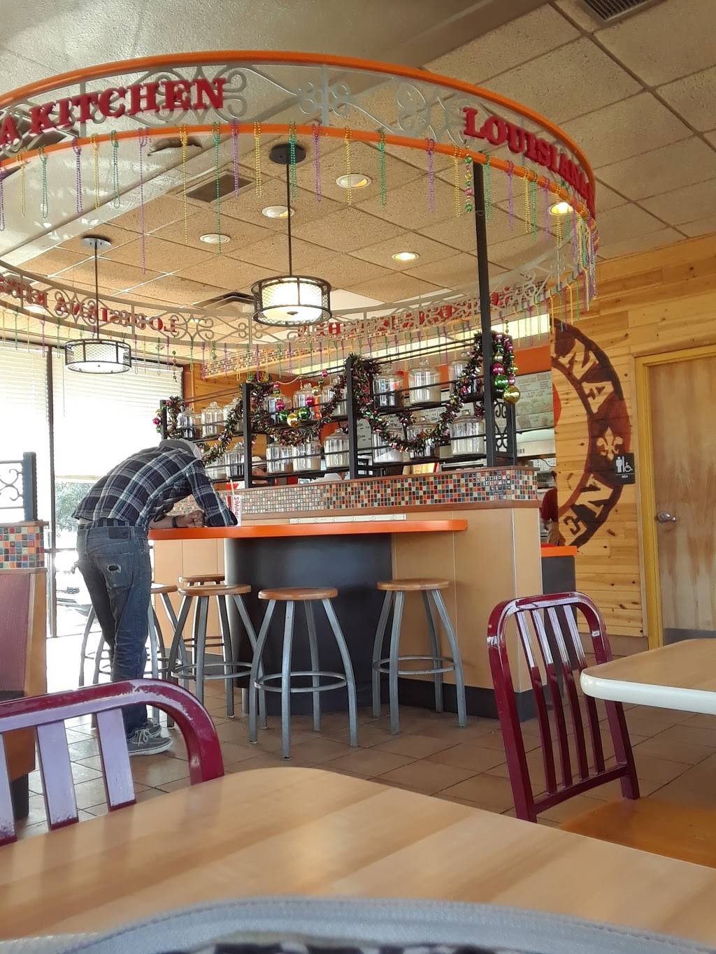 Popeyes Louisiana Kitchen | restaurant | 2107 Culebra Rd, San Antonio, TX 78228, USA | 2107362055 OR +1 210-736-2055