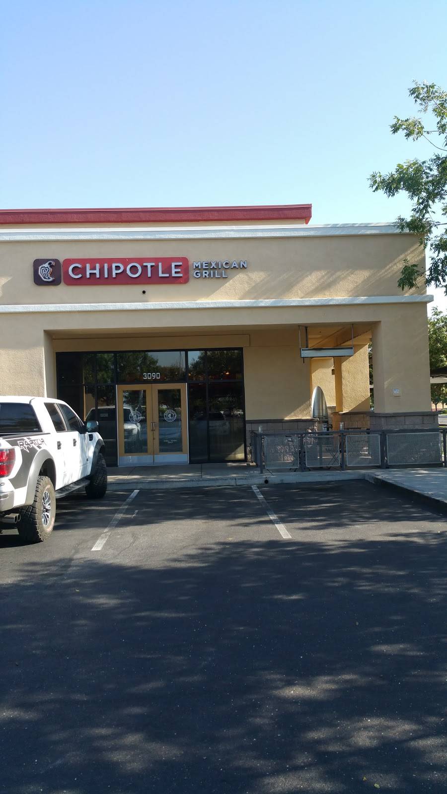 Chipotle Mexican Grill | restaurant | 3090 Countryside Dr, Turlock, CA 95380, USA | 2096567647 OR +1 209-656-7647