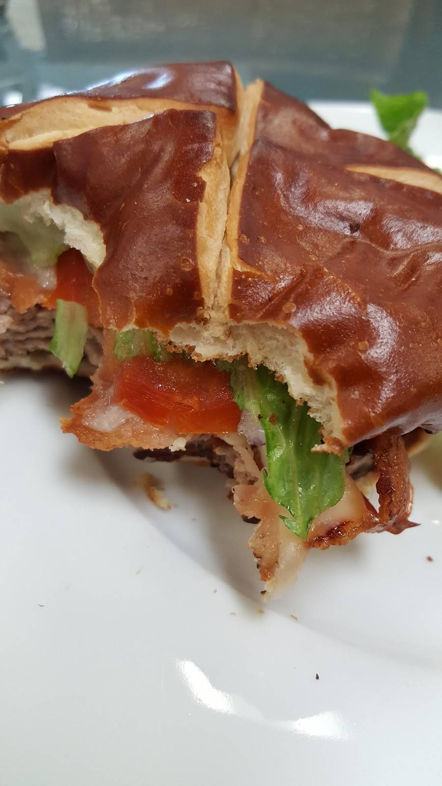 The Rec Room (Restaurant & Shake/Smoothie Bar) | restaurant | 1038 E Sternberg Rd, Muskegon, MI 49444, USA | 2317605403 OR +1 231-760-5403