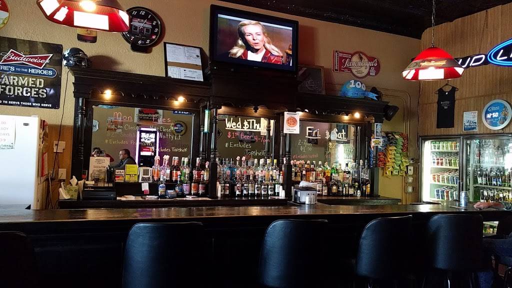 Shiners Bar & Grill | restaurant | 206 S Main St, Fayette, IA 52142, USA | 5634259109 OR +1 563-425-9109