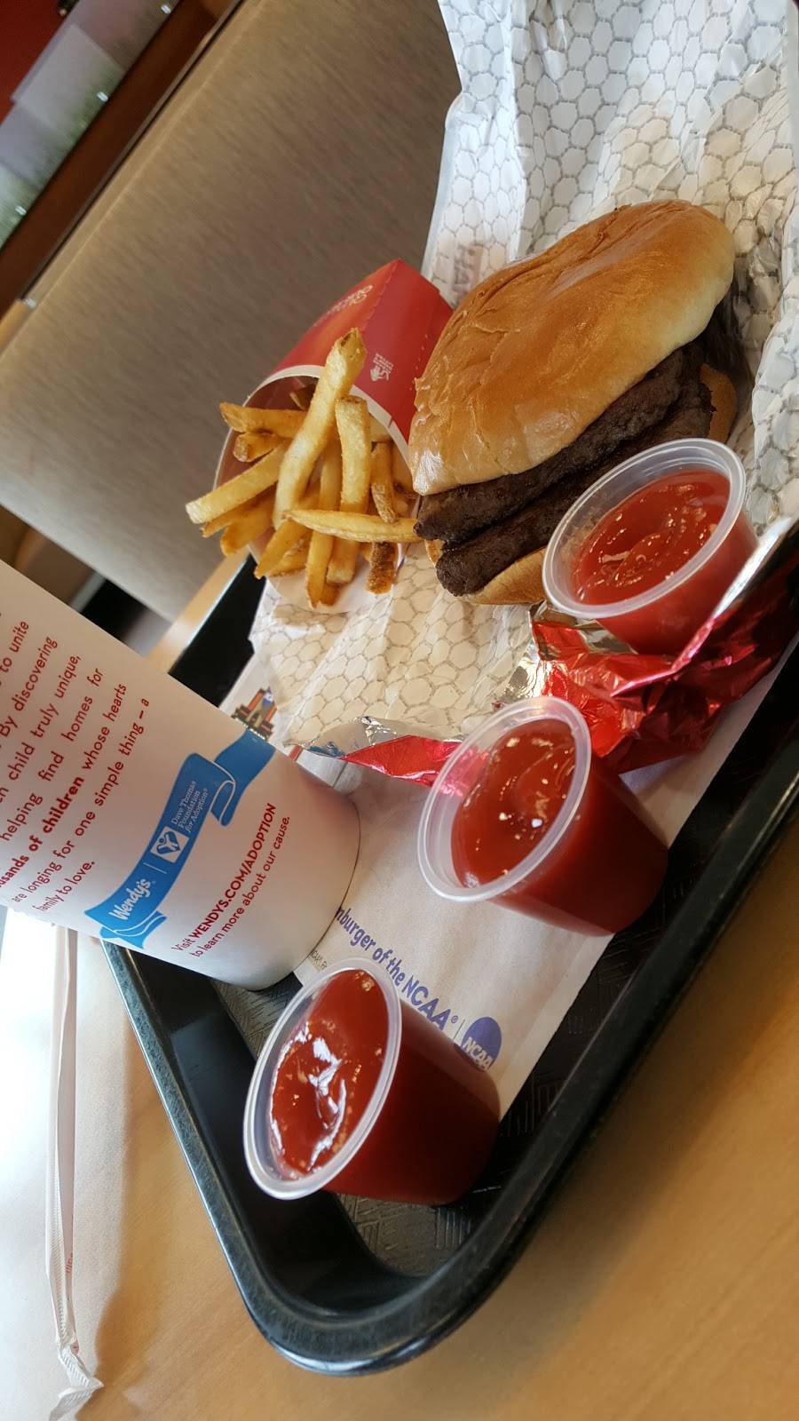 Wendys | restaurant | 9695 NE Cascades Pkwy, Portland, OR 97220, USA | 5032844459 OR +1 503-284-4459
