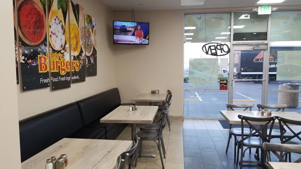 Chelos Burgers | restaurant | 1609 W Valley Blvd, Colton, CA 92324, USA | 9095726221 OR +1 909-572-6221
