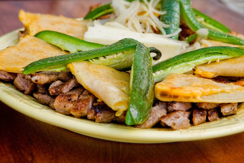 La Fiesta Restaurant Bar | restaurant | 106 N Green St, Hanford, CA 93230, USA | 5595838775 OR +1 559-583-8775