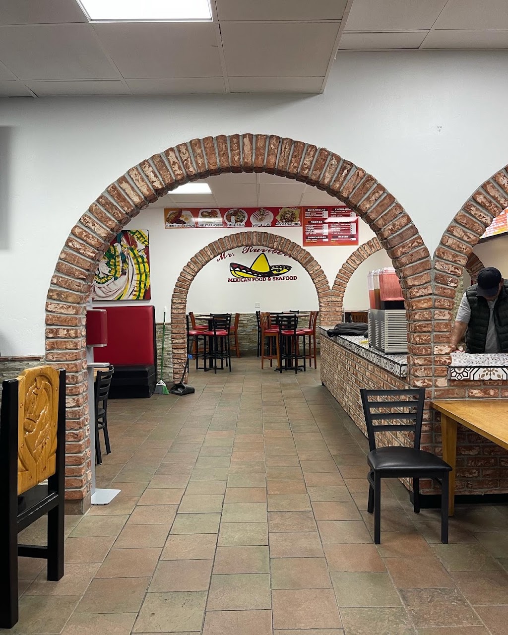 Mr. Ruribertos Mexican Food & Seafood | restaurant | 764 13th St, Imperial Beach, CA 91932, USA | 6199476550 OR +1 619-947-6550