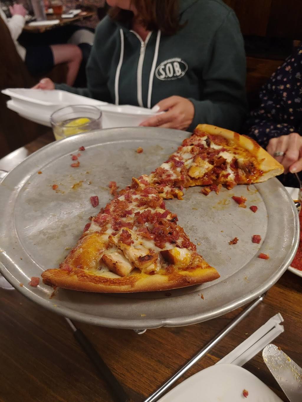 Pizzazz | restaurant | 839 Som Center Rd, Cleveland, OH 44143, USA | 4404612233 OR +1 440-461-2233