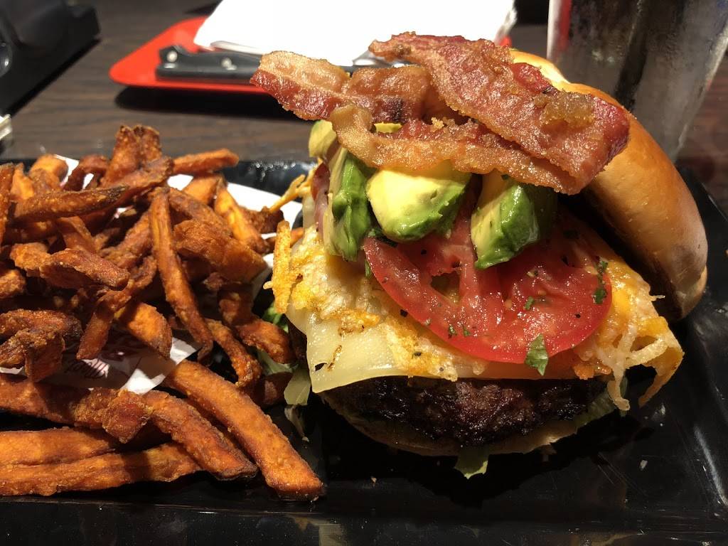 Red Robin Gourmet Burgers and Brews | restaurant | 5043 Tuttle Crossing Blvd #205, Dublin, OH 43016, USA | 6143569221 OR +1 614-356-9221