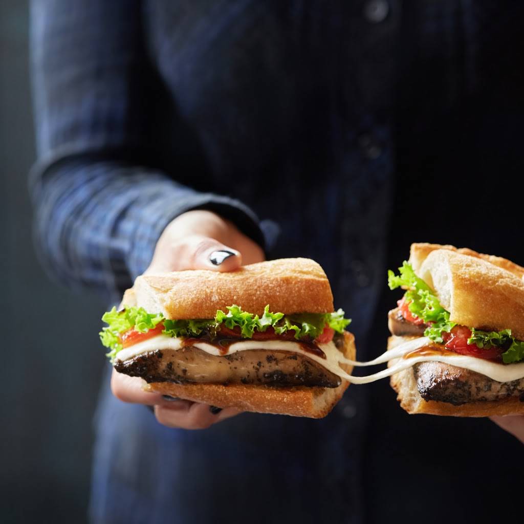 JUKEBOX | restaurant | 1404 W 29th St, Cleveland, OH 44113, USA | 2162067699 OR +1 216-206-7699