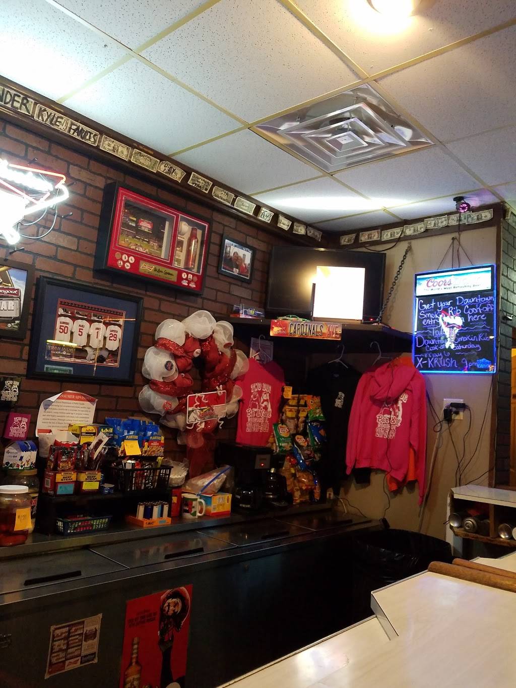 Two Dog Saloon Inc | restaurant | 104 S State St, Roodhouse, IL 62082, USA | 2175895624 OR +1 217-589-5624