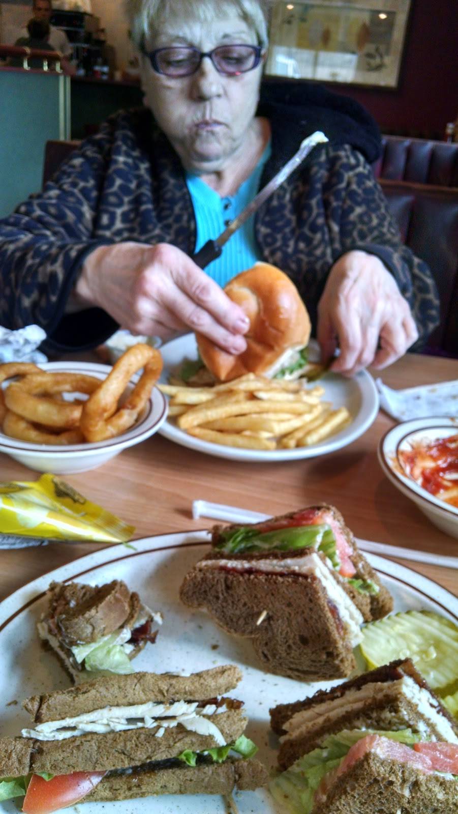 Millhouse | restaurant | 3670 Lake Rd N #1, Brockport, NY 14420, USA | 5856377050 OR +1 585-637-7050