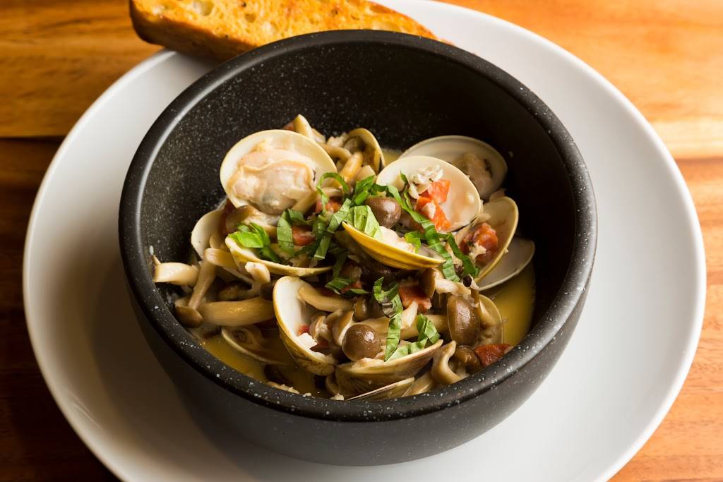 Kuhio Beach Grill | restaurant | 2552 Kalakaua Ave, Honolulu, HI 96815, USA | 8089215171 OR +1 808-921-5171