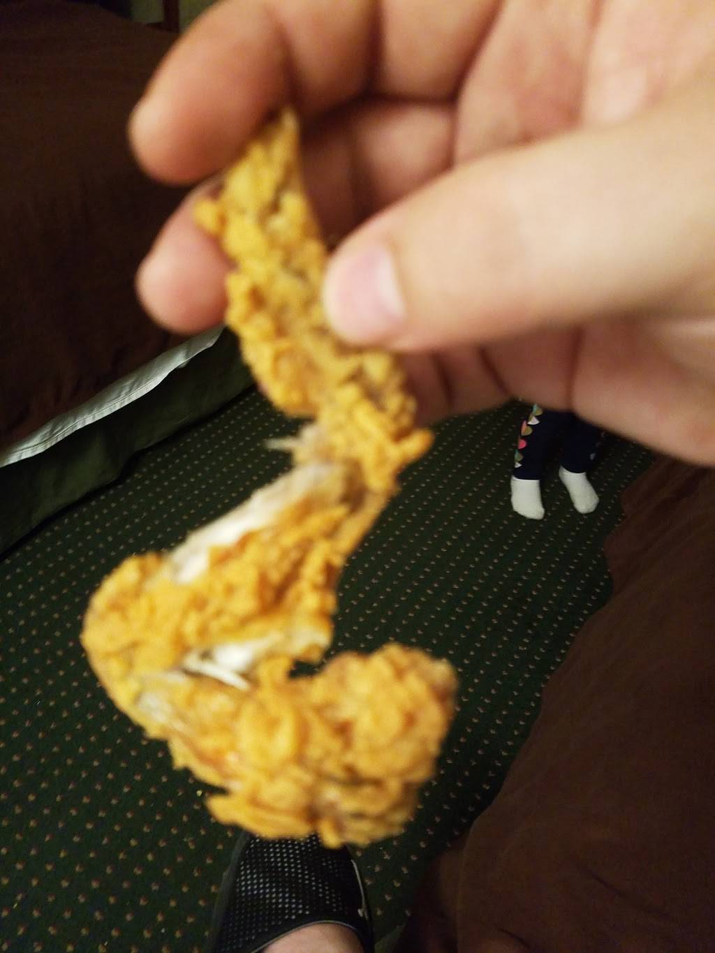 Popeyes Louisiana Kitchen | restaurant | 5002 Sinclair Ln, Baltimore, MD 21206, USA | 4104836082 OR +1 410-483-6082