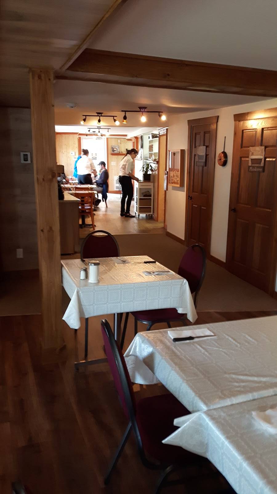 Restaurant A La Bonne Franquette | restaurant | 880 Rue de lÉglise, Sainte-Béatrix, QC J0K 1Y0, Canada | 4508830100 OR +1 450-883-0100