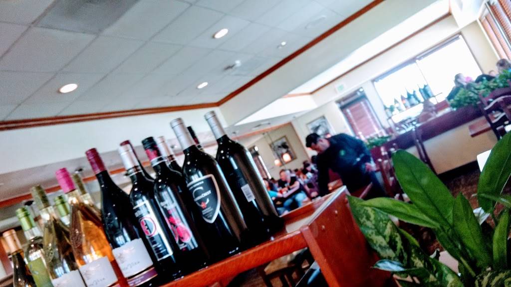 Olive Garden Italian Restaurant | meal takeaway | 1107 W Valley Pkwy, Escondido, CA 92025, USA | 7607379285 OR +1 760-737-9285