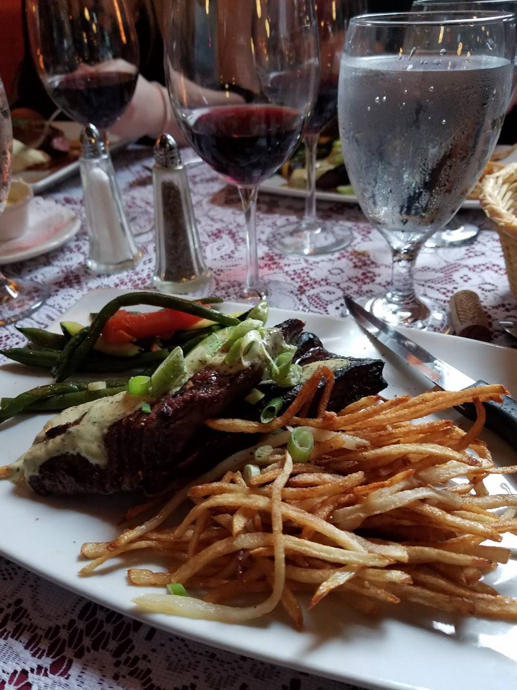 Rooneys Restaurant | restaurant | 90 Henrietta St, Rochester, NY 14620, USA | 5854420444 OR +1 585-442-0444