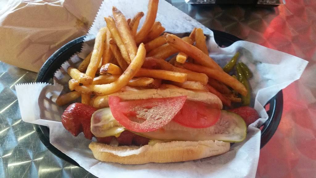 Mr. Cs Hot Dogs and More | restaurant | 1350 E Chicago St, Elgin, IL 60120, USA | 8478884600 OR +1 847-888-4600