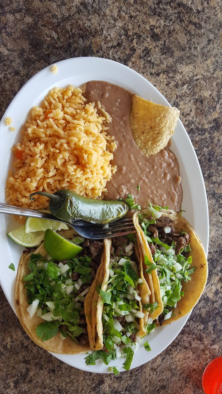 Sabroso Burrito | restaurant | 704 E Higgins Rd, Schaumburg, IL 60173, USA | 8478840498 OR +1 847-884-0498