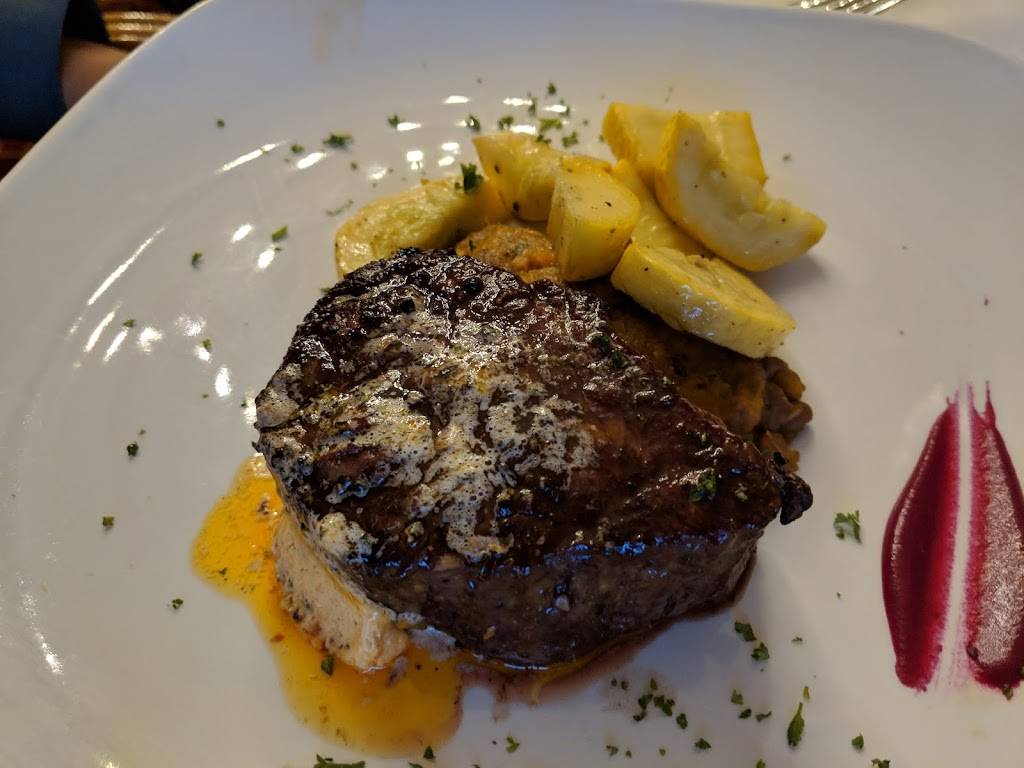 DiValletta Restaurant | restaurant | 1000 Club Rd, Greensboro, NC 27407, USA | 3368344877 OR +1 336-834-4877