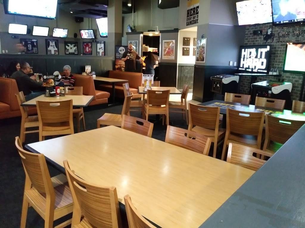 Buffalo Wild Wings | meal takeaway | 4140 Lemmon Ave Suite 176, Dallas, TX 75219, USA | 2145207067 OR +1 214-520-7067