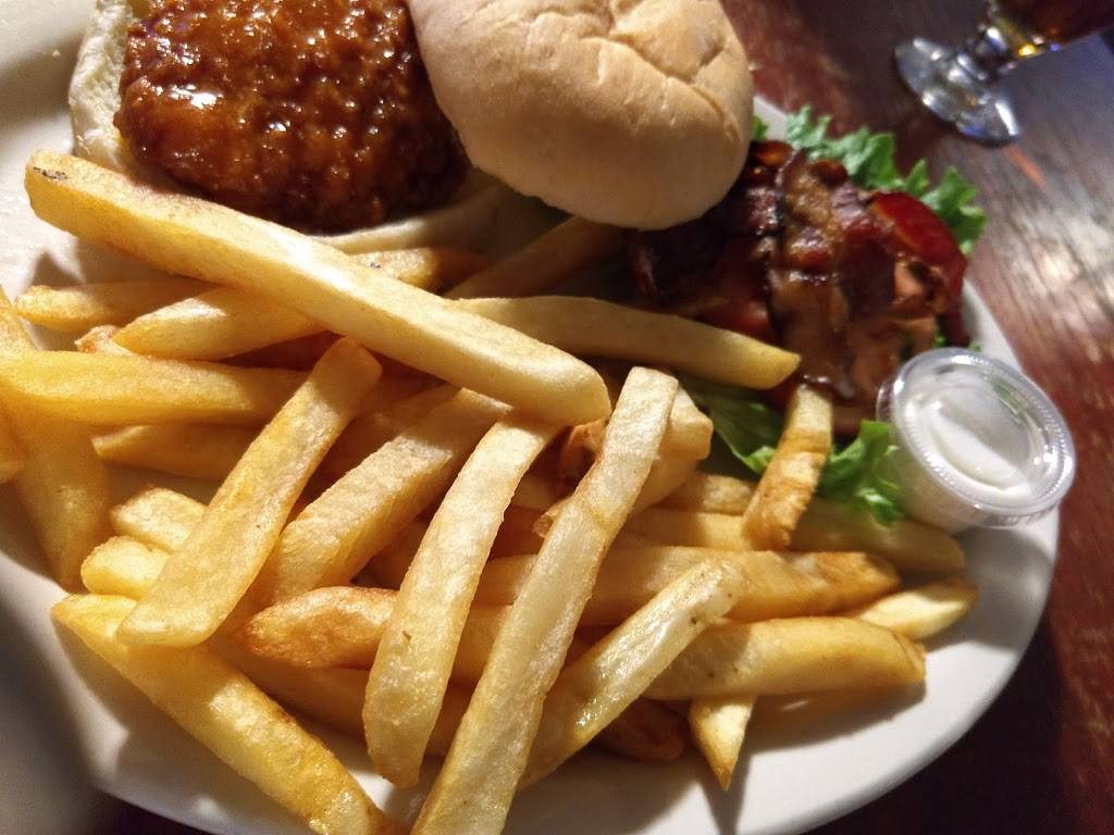 Squires Tap Room | restaurant | 127 Niagara St, Tonawanda, NY 14150, USA | 7166922093 OR +1 716-692-2093