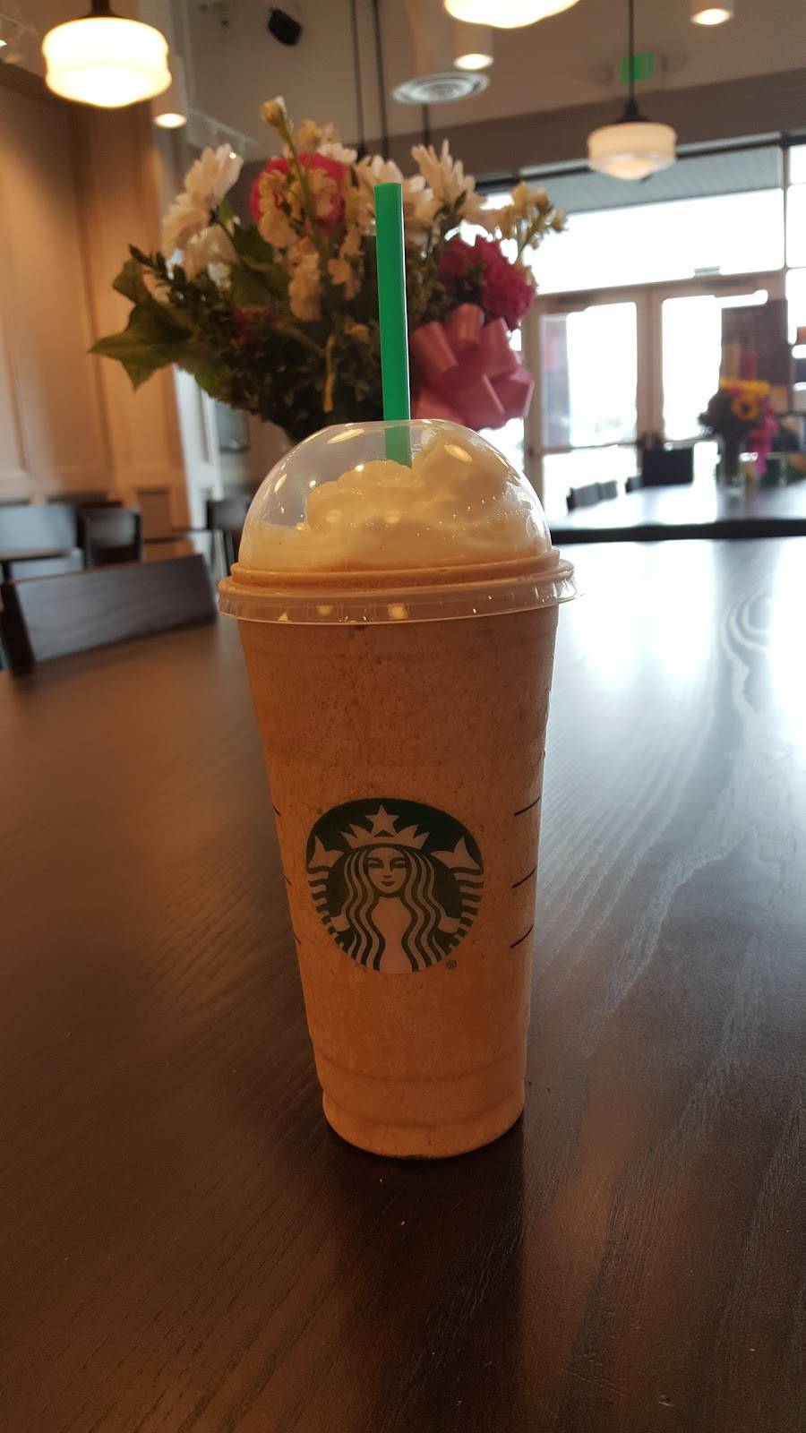 Starbucks | cafe | 3200 E Agency St, Burlington, IA 52601, USA | 3198506376 OR +1 319-850-6376