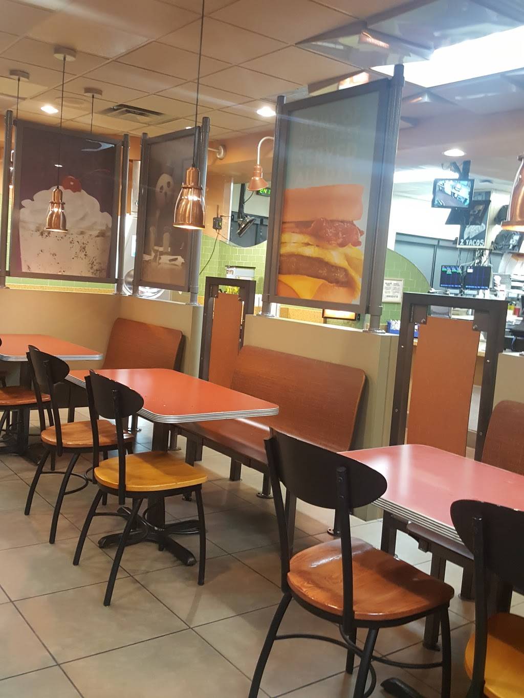 Jack in the Box | restaurant | 110 E Camp Wisdom Rd, Dallas, TX 75241, USA | 9722285679 OR +1 972-228-5679