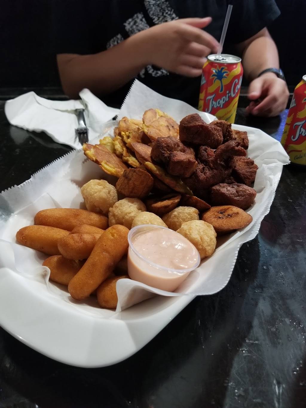 Rincon Tropical | restaurant | 6538 Michigan Ave, Detroit, MI 48210, USA | 3133348526 OR +1 313-334-8526