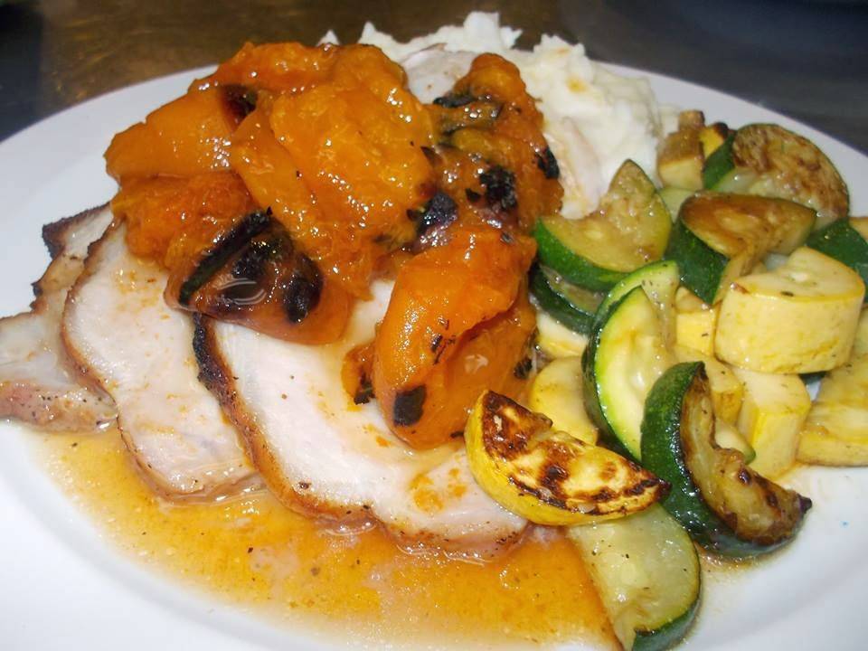 June Bug Café | cafe | 6979A CA-140, Midpines, CA 95345, USA | 2099666666 OR +1 209-966-6666