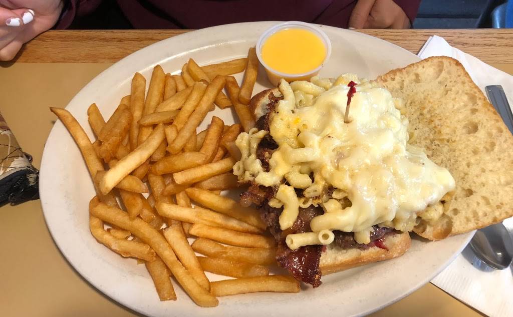 Daddy Eds Restaurant | restaurant | 3403 Main St, Mexico, NY 13114, USA | 3159631200 OR +1 315-963-1200