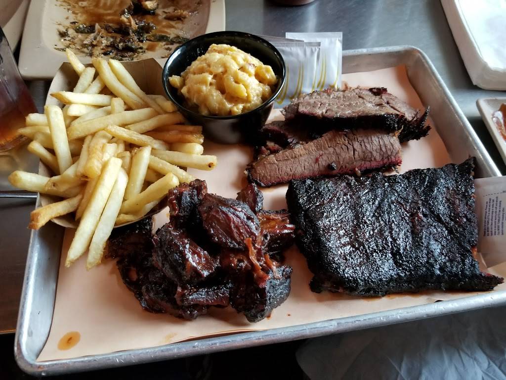 Sauced BBQ & Spirits | restaurant | 2300 First St #120, Livermore, CA 94550, USA | 9259611300 OR +1 925-961-1300