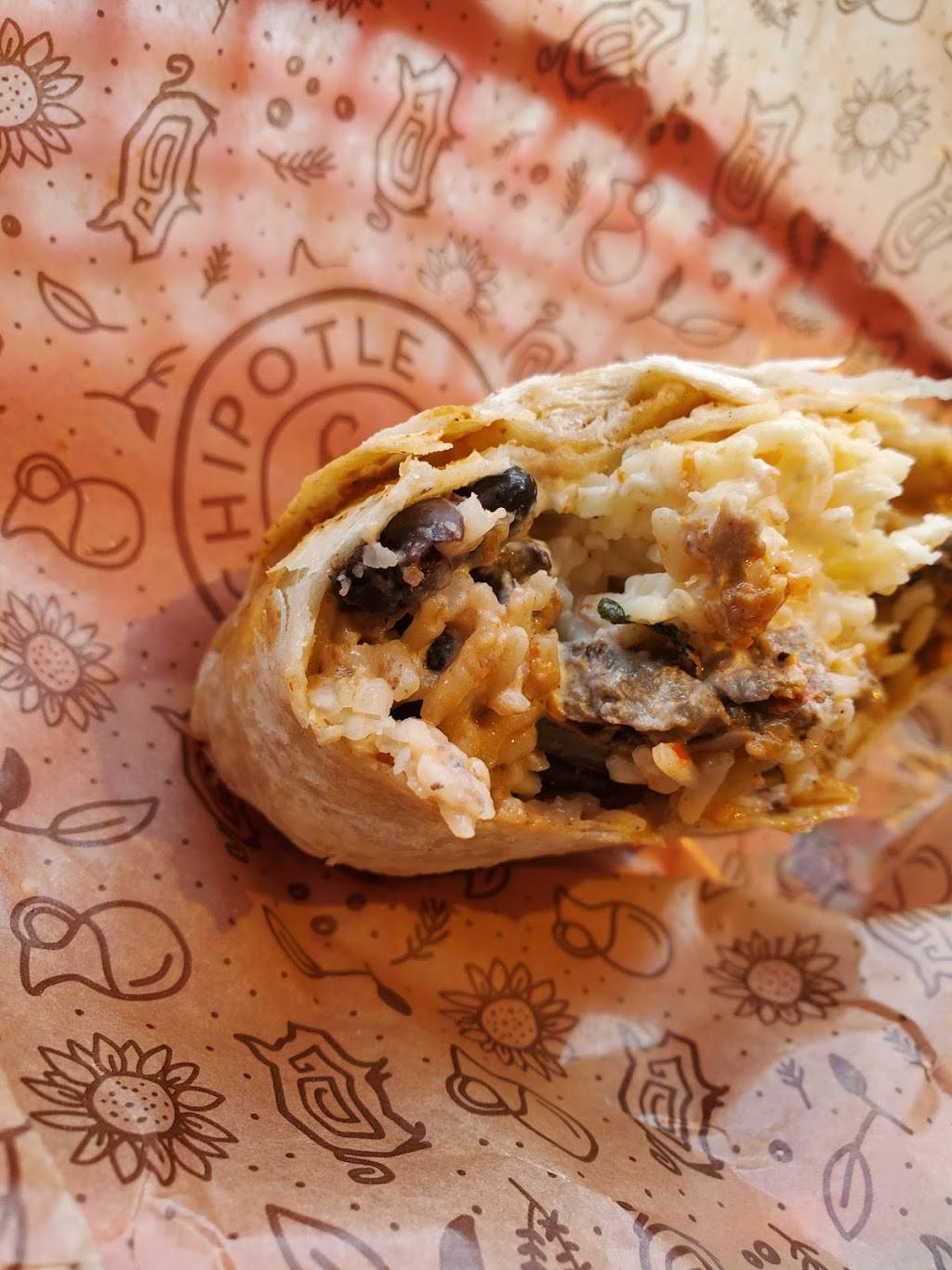 Chipotle Mexican Grill | restaurant | 24100 E Commons Ave Ste 101, Aurora, CO 80016, USA | 3034003855 OR +1 303-400-3855