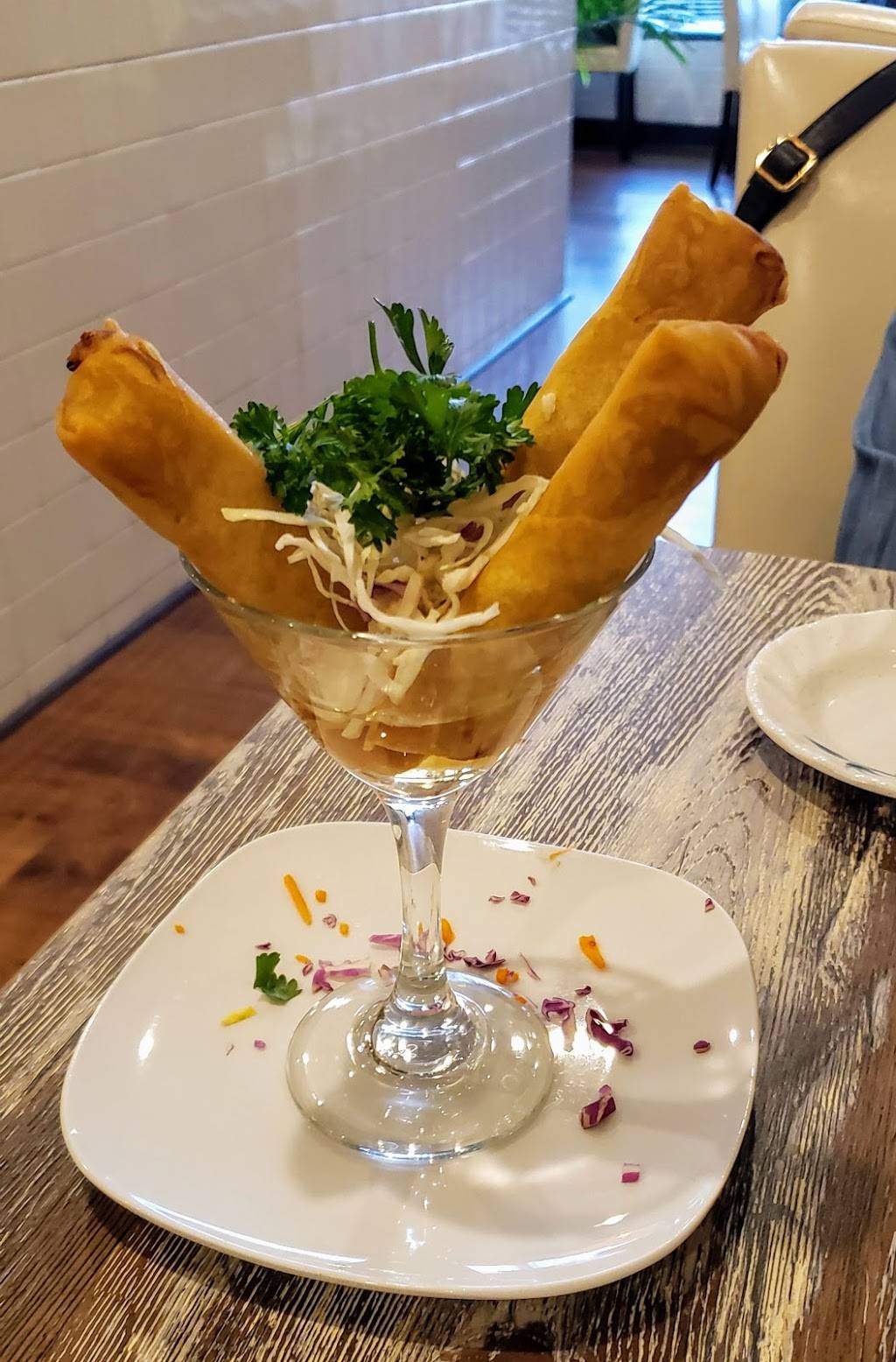 Thai Square | restaurant | 3361 Battleground Ave, Greensboro, NC 27410, USA | 3369077845 OR +1 336-907-7845