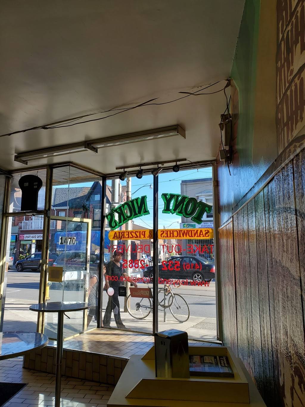 Tonys & Nicks Place | meal takeaway | 1470 Dundas St W, Toronto, ON M6J 1Y6, Canada | 4165322885 OR +1 416-532-2885