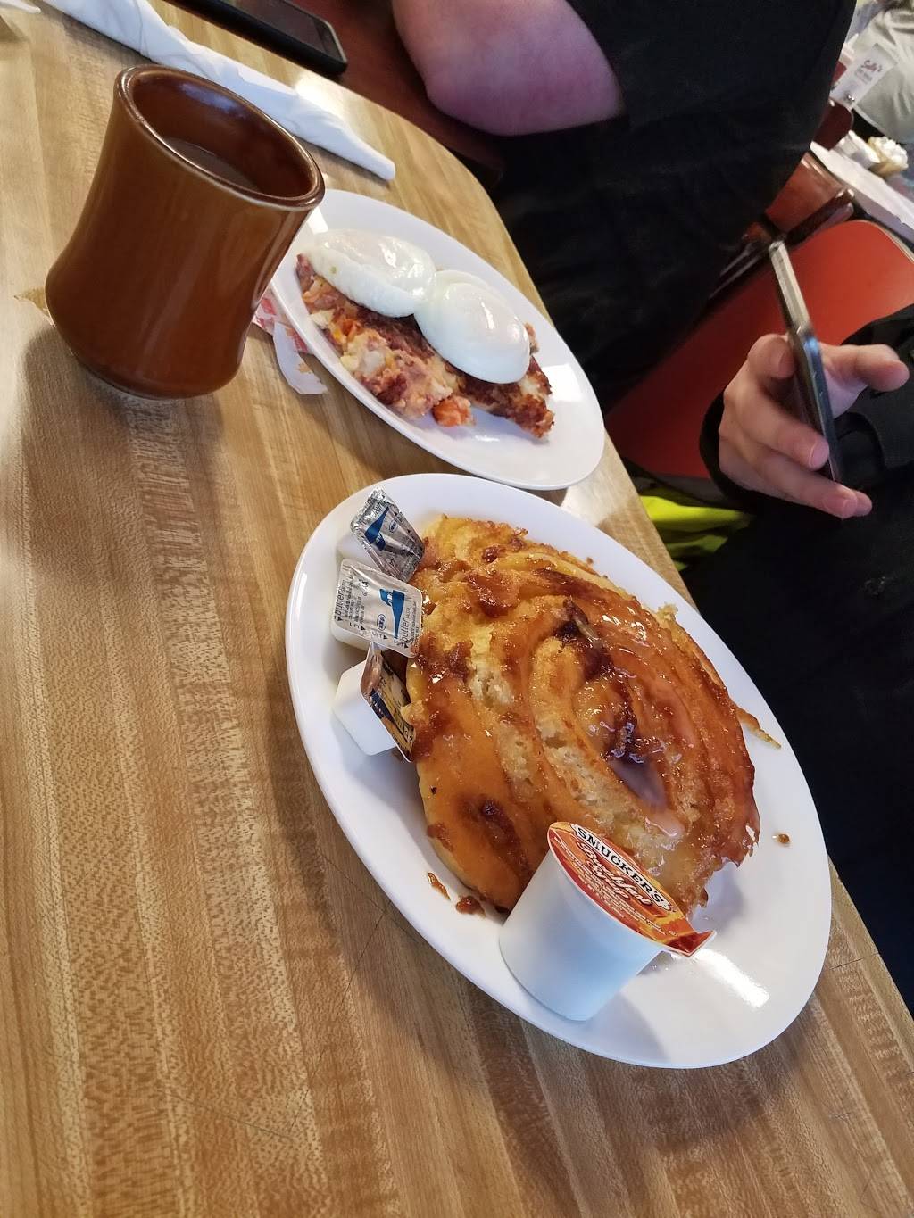 Sullys Dog Shack | restaurant | 184 W Main St, Dudley, MA 01571, USA | 5089436471 OR +1 508-943-6471