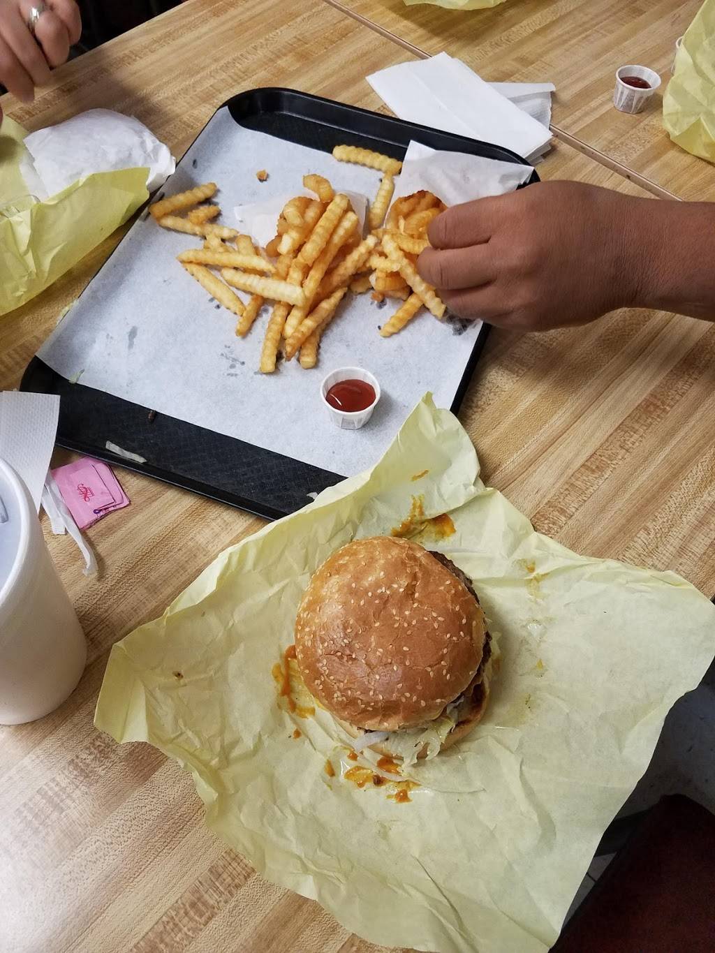 Sno-White Drive-In | meal takeaway | 4085 Clovis Ave, Fresno, CA 93727, USA | 5592916753 OR +1 559-291-6753