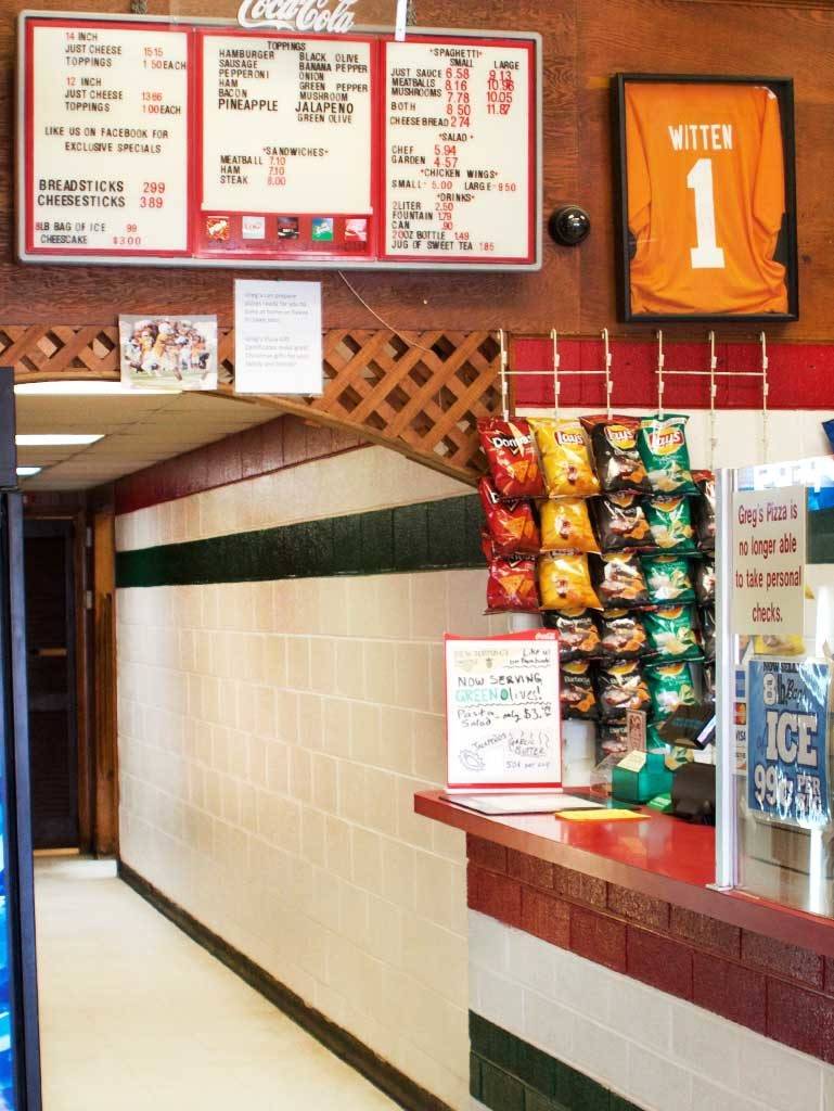 Gregs Pizza | restaurant | 776 W Elk Ave, Elizabethton, TN 37643, USA | 4235433133 OR +1 423-543-3133